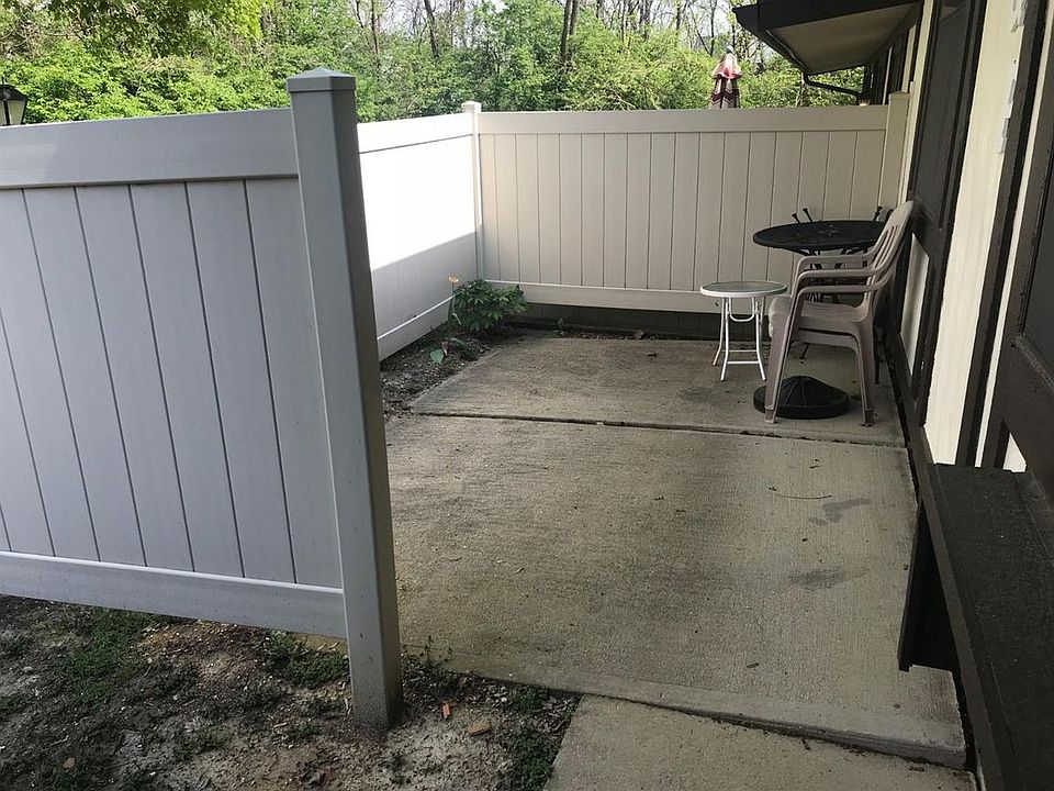 2nd image of 9450 Willowgate Dr