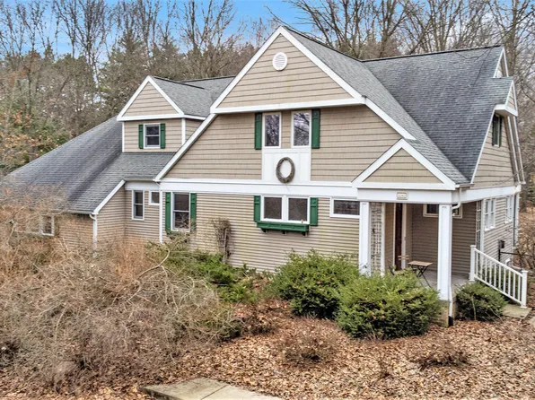 2340 Learmonth Ln, Milford, MI 48381