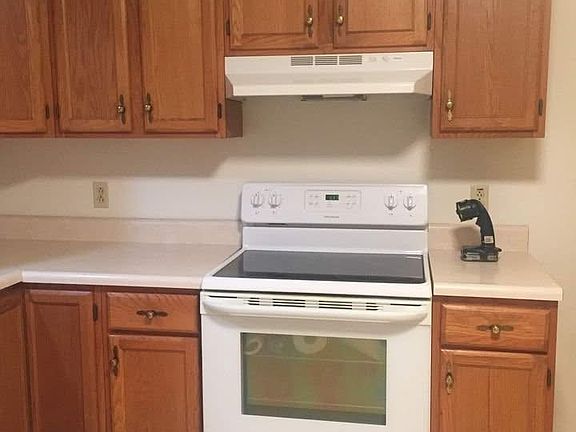 2nd image of 800 Henry St APT 1A