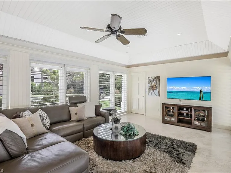 655 Galleon Dr — Photo 13