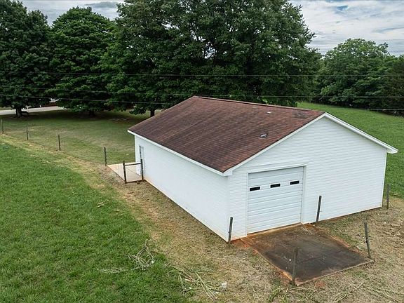 4th image of 463 Arnoldsville Rd
