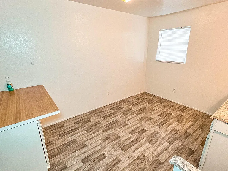 1415 11th St #E — Photo 8