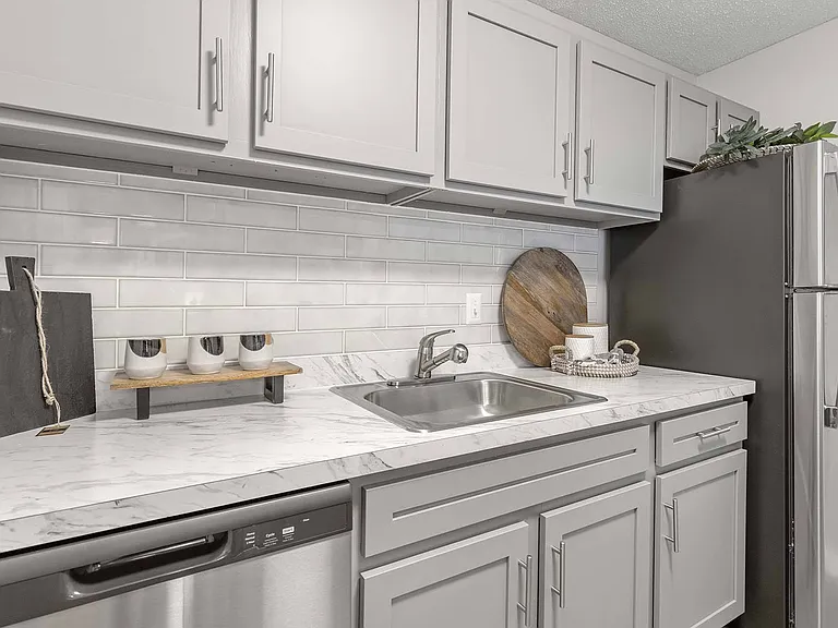 Willow Trail Apartments — Photo 7