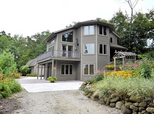 N9045 Austin Rd, East Troy, WI 53120