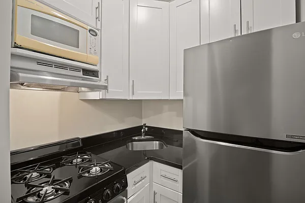 Rented by Cooper & Cooper Real Estate | media 7