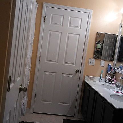 3rd image of 3100 Eldron Blvd SE