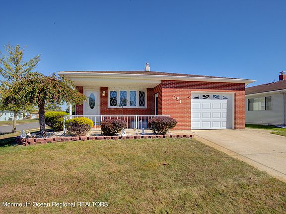 4th image of 251 Bonaire Drive