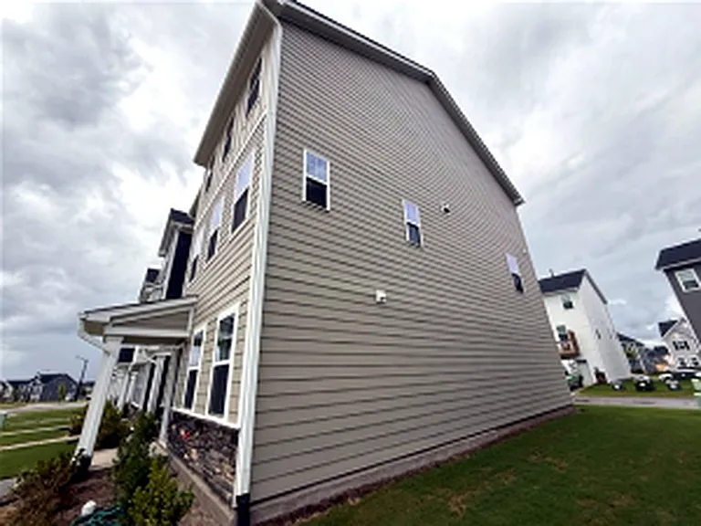 5711 Berry Vine Dr — Photo 4