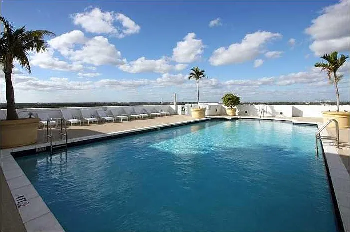 2 bed, 2.0 bath, 1036 sqft, $2,595 — Photo 2