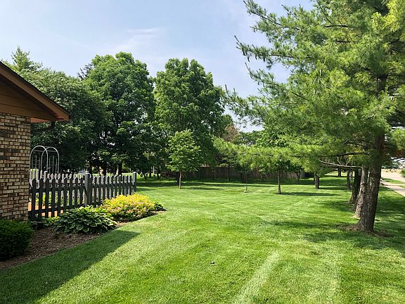 4th image of 1501 Brookfield Ln