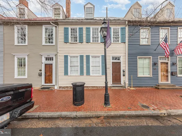 503 Caroline St Unit 1, Fredericksburg, VA 22401