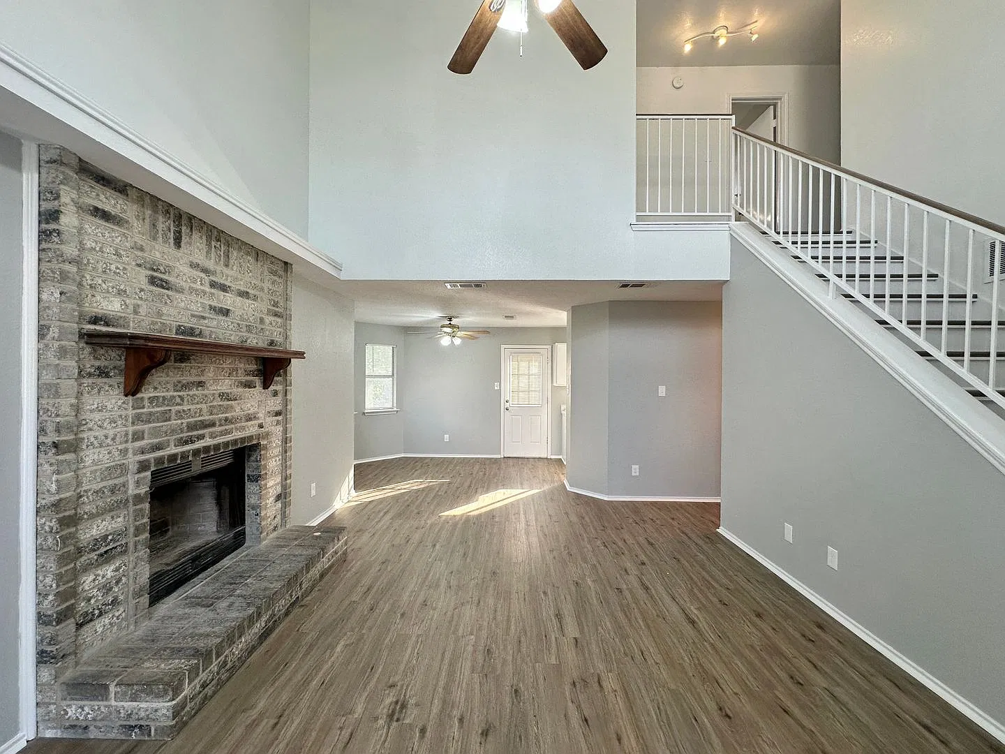 Pets Accepted! Viewable Now! — Photo 3