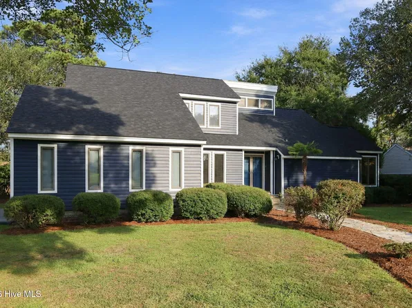 1506 Chip Shot Drive, Morehead City, NC 28557