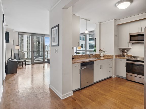 2nd image of 420 E Waterside Dr Unit 903