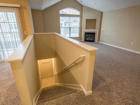 3rd image of 5066 Calais Dr
