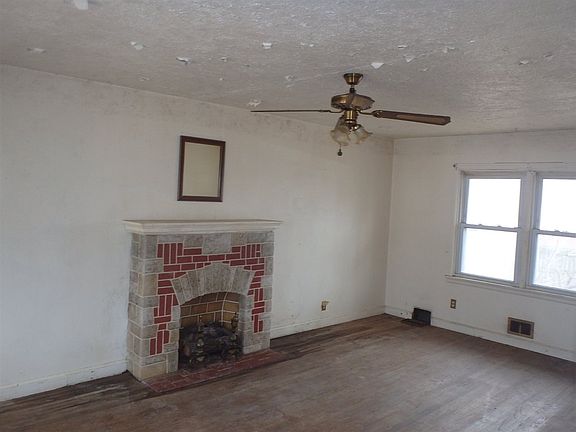 4th image of 2022 N Elm St