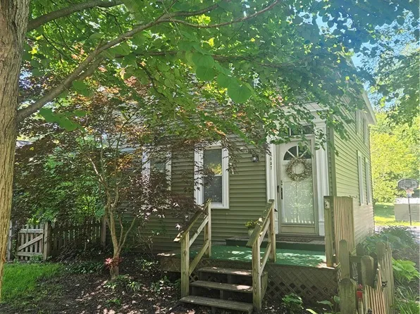 6857 Webster Rd, Orchard Park, NY 14127