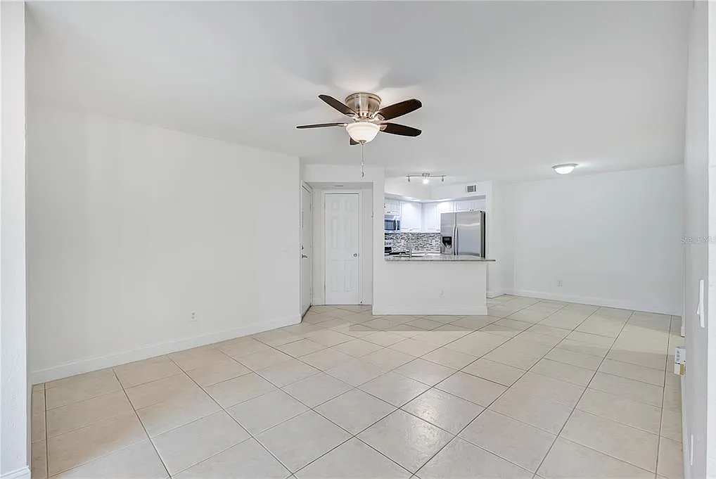 3 bed, 2.5 bath, 1253 sqft, $1,950 — Photo 2
