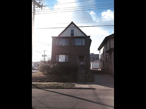 4th image of 201 Squires Ave