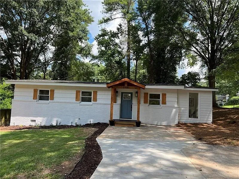 3 bed, 2.0 bath, 1092 sqft, $1,850 — Photo 2
