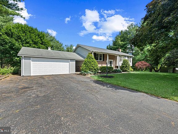 4th image of 3410 Buttonwood Ct