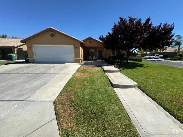 204 Emerald Pkwy, Delano, CA 93215