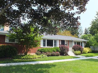 325 S George St, Mount Prospect, IL 60056