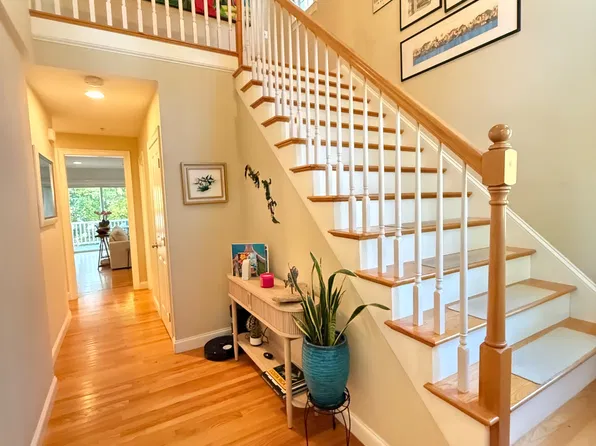 16 Country Candle Ln, Northborough, MA 01532