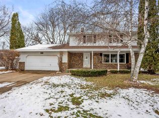 809 N Fernmeadow Dr, Appleton, WI 54915