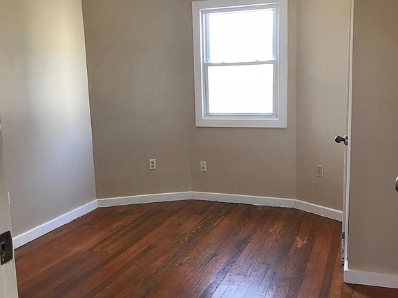 4th image of 203 West St #2