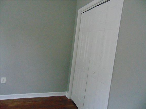 4th image of 645 Ell St