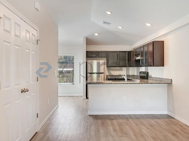 12009 Henley Ave #12009 — Photo 7