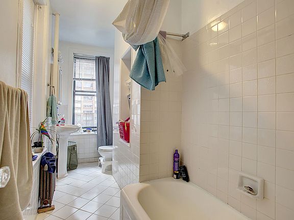 5th image of 410 E 59th St APT 4A