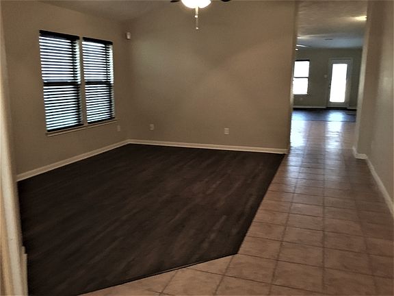 2nd image of 692 Fountainview Ln