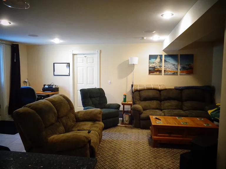 2200 Harriet — Photo 4