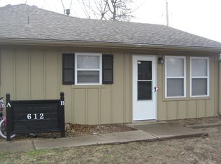 612 NW Westvale Cir APT B, Lees Summit, MO 64081