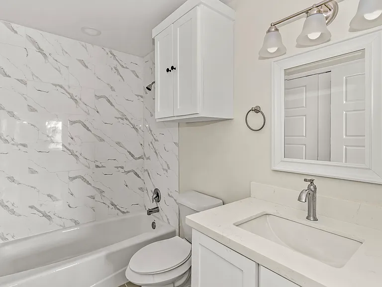 617 E Washington St #4 — Photo 10