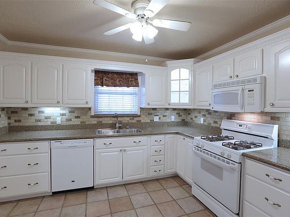 4th image of 6026 Autumn Forest Dr