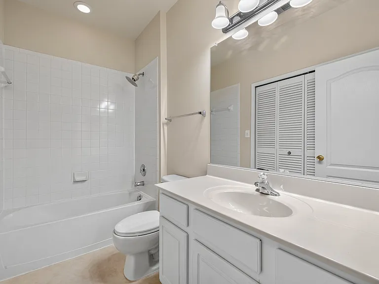 Upper level full bath