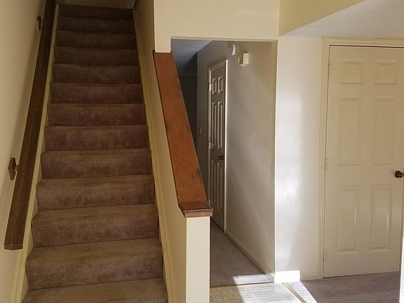 Front hallway from dining room to living room.