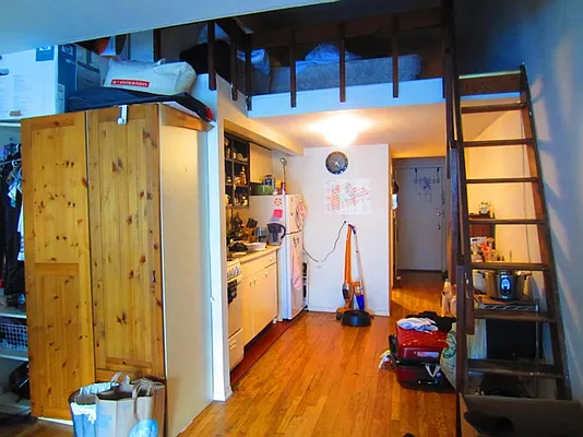 Rented by City Connections Realty | media 6