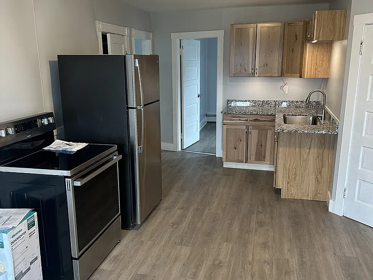 91 Foss St #2 — Photo 6