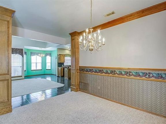 4th image of 1220 Oakwood Ct