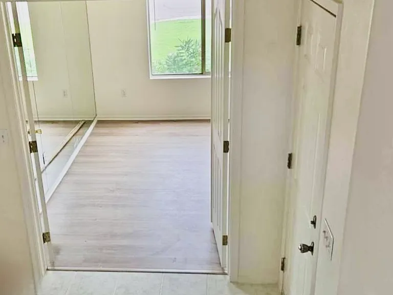 2040 E Behrend Dr — Photo 10