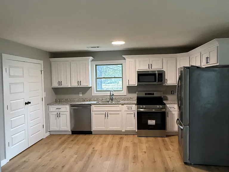 1057 E Olympia St #B — Photo 1