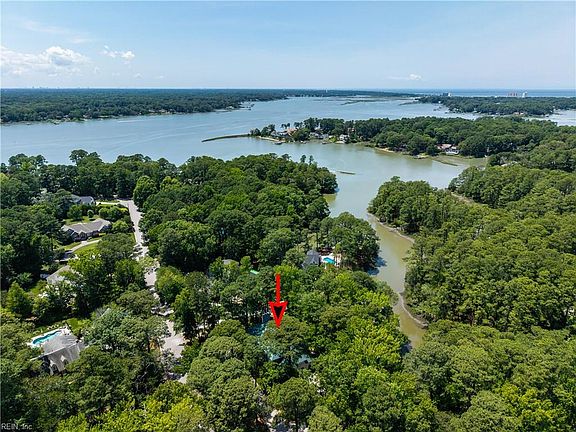 2nd image of 2677 Shorehaven Dr