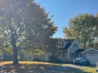 395 Ripplewood Dr, Rochester, NY 14616