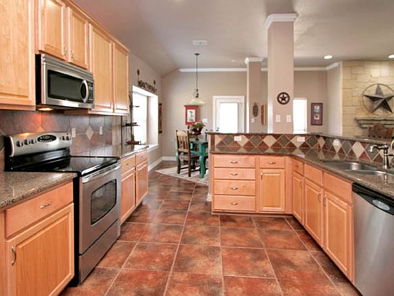 4th image of 401 River Mountain Dr