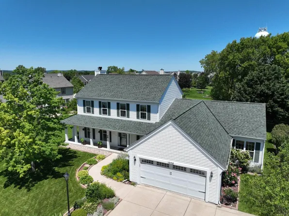 1008 Parkton DRIVE, Waukesha, WI 53189