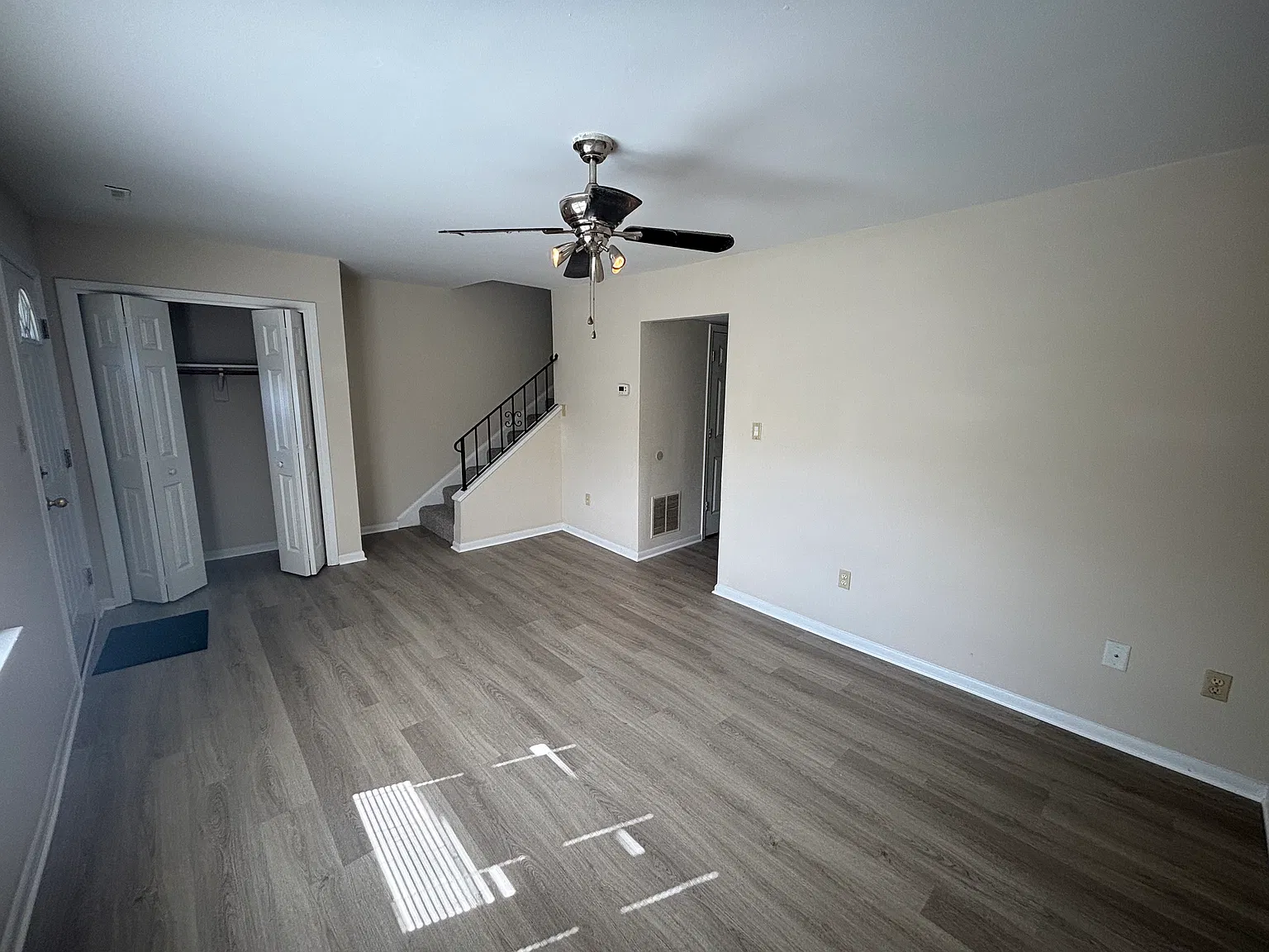 3 bed, 1.5 bath, 1200 sqft, $1,750 — Photo 3